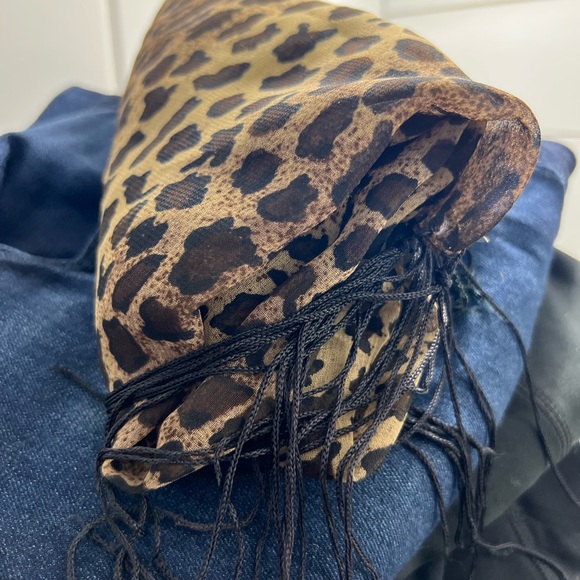 Animal Print Fringed Scarf - Picture 7 of 7